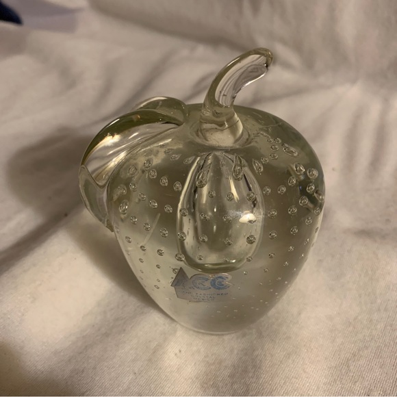 Stunning American Crystal Co Apple Paperweight Pristine Condition Sticker Bubble - Picture 3 of 10
